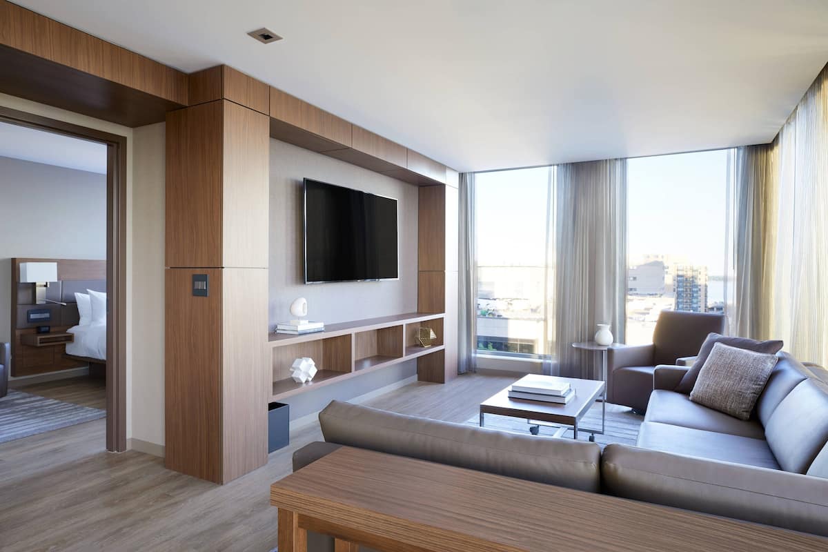 Suite, 1 Bedroom, City View | Living area | 32-inch flat-screen TV with cable channels, Smart TV, Netflix