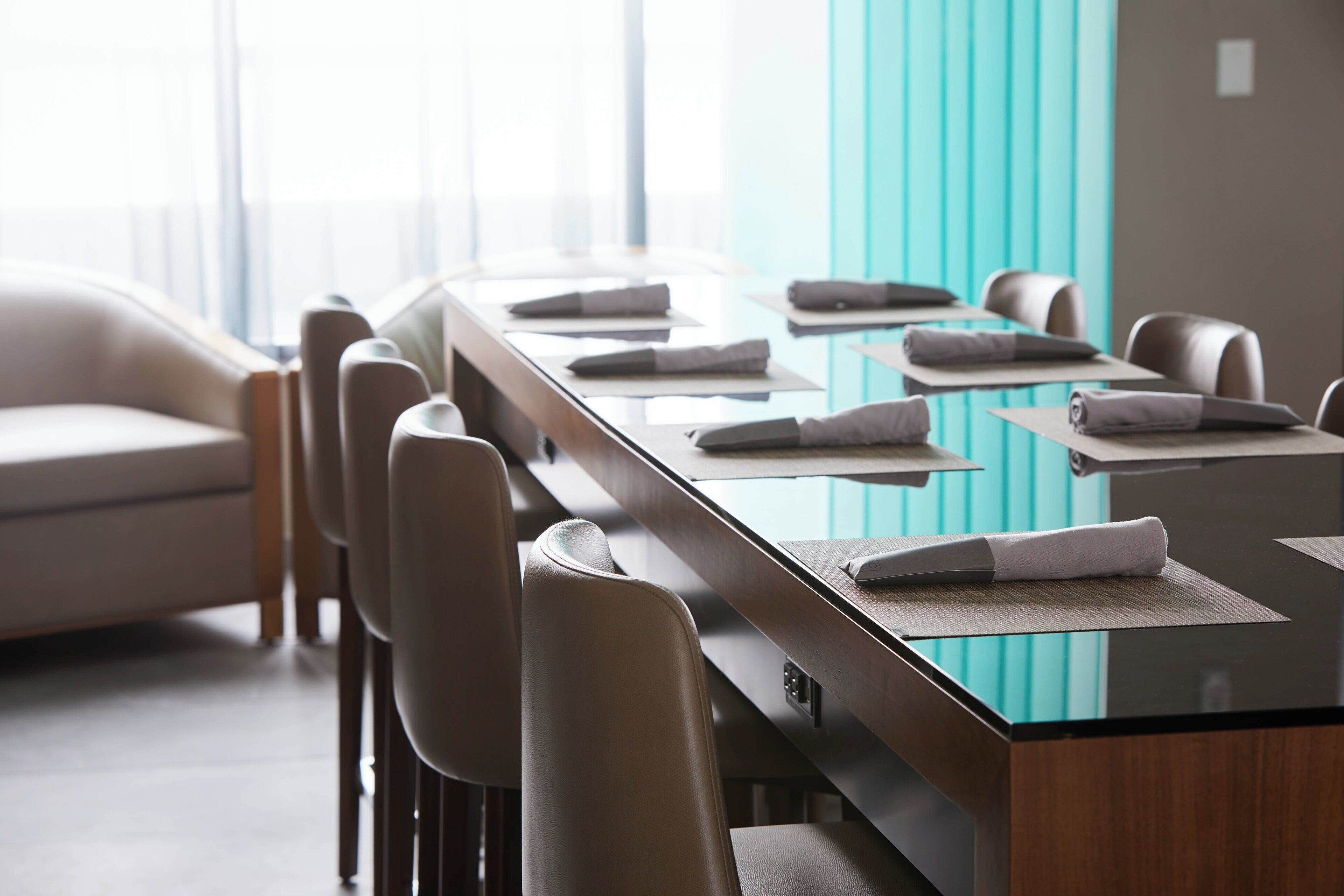 fridge, coffee/tea maker