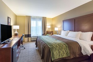 مكتب وتجهيزات عازلة للصوت ومكواة/لوح كي وواي فاي مجانًا