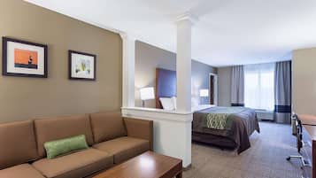 Phòng Suite, 1 giường cỡ king, không hút thuốc | Bàn, phòng cách âm, bàn ủi/dụng cụ ủi quần áo