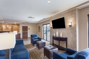 Lobby - Pennant Hotel & Suites (Zachary)