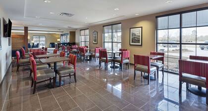 Pennant Hotel & Suites