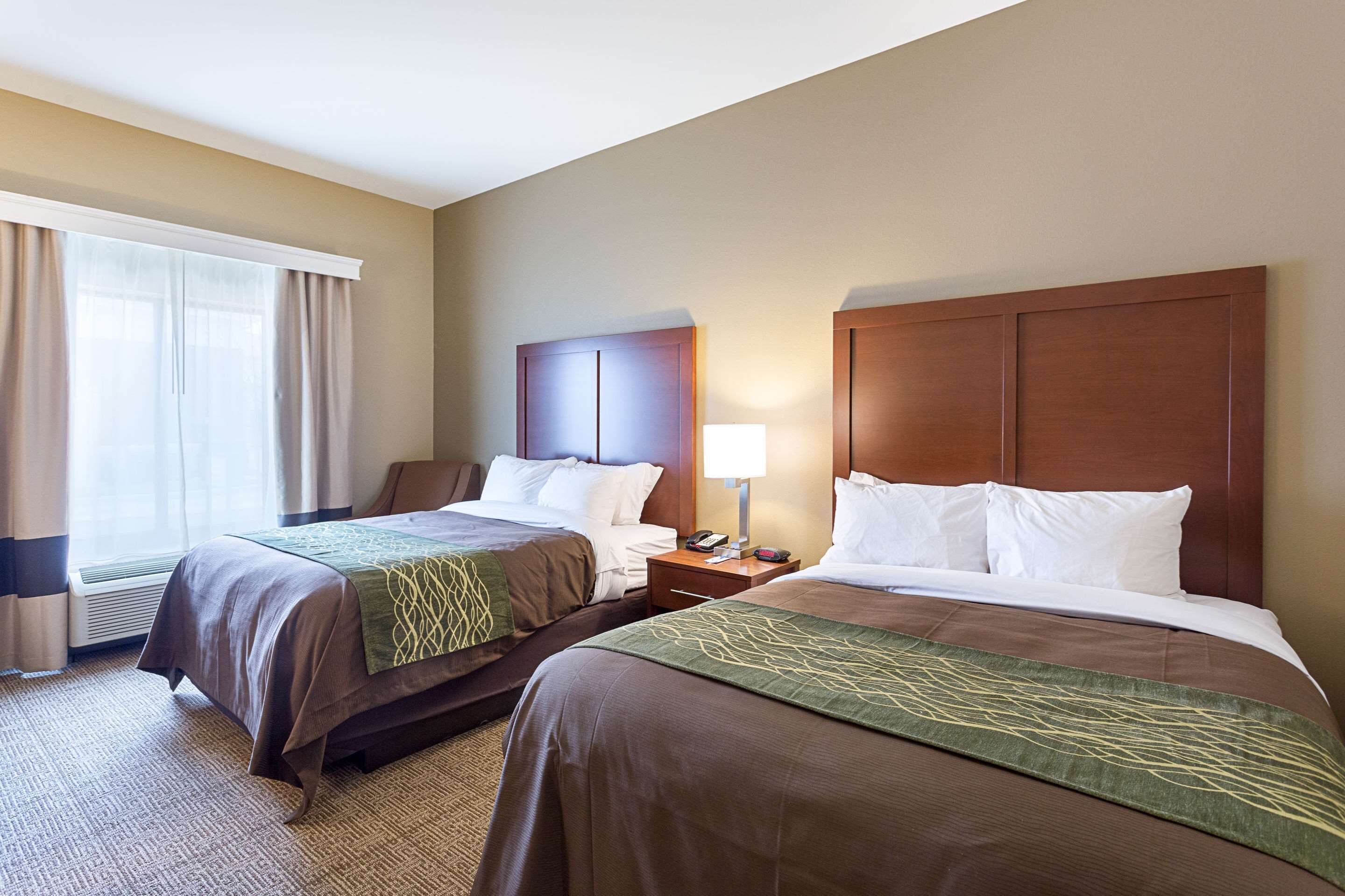 desk, soundproofing, iron/ironing board, free wifi