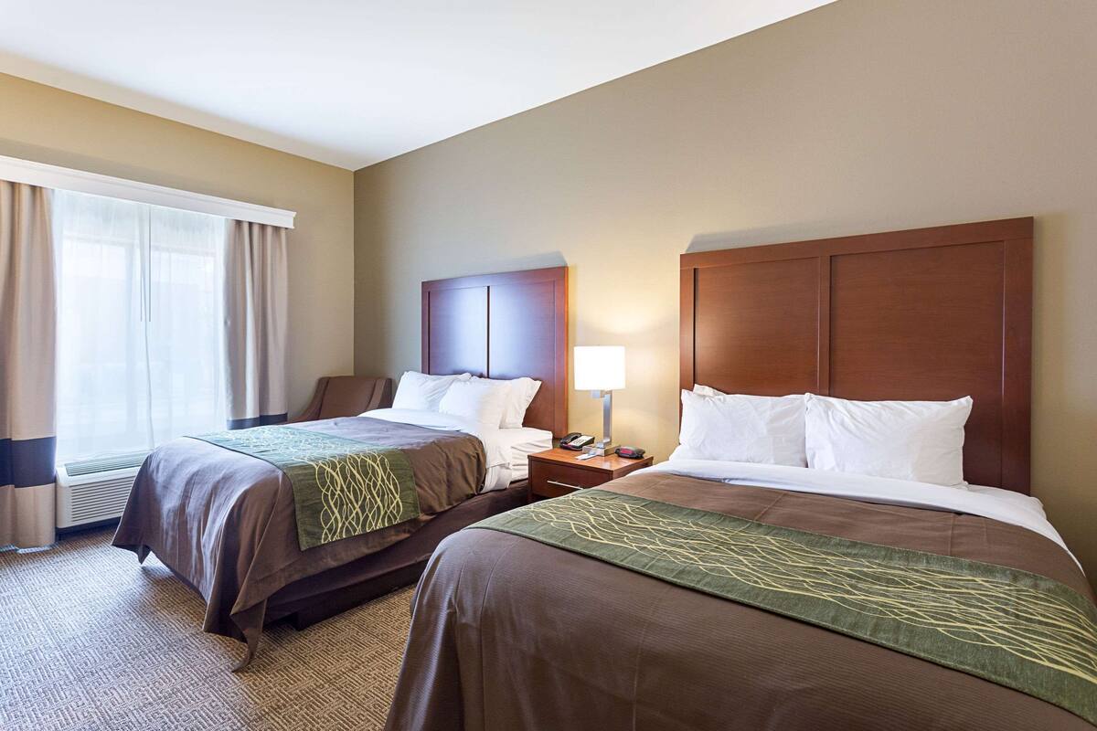 Room, 2 Queen Beds, Accessible, Non Smoking | Desk, soundproofing, iron/ironing board, WiFi (free)