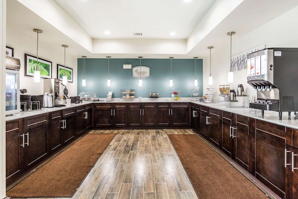 Free continental breakfast