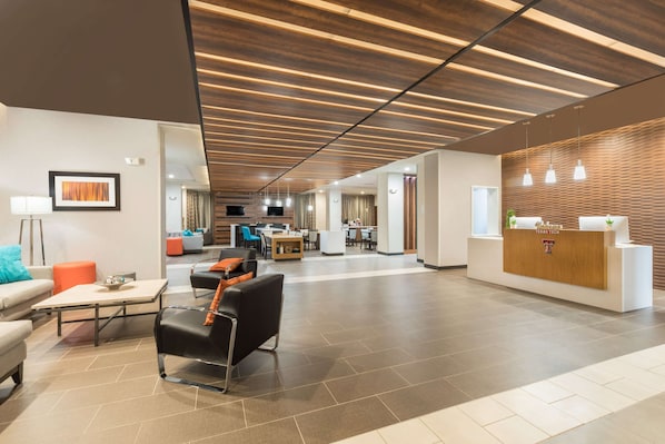 Lobby - Wingate by Wyndham Lubbock near Texas Tech Univ. Medical Ctr (Lubbock)