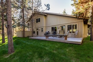 Family Apartment, 5 Bedrooms | Property grounds - Gosling 5 (Bend)