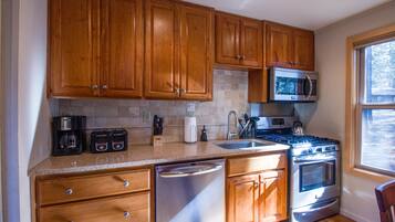 Family Apartment, 1 Bedroom | Private kitchen | Fridge, microwave, stovetop, dishwasher