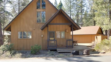 Family Apartment, 3 Bedrooms | Front of property