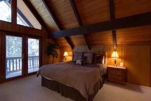 Family Apartment, 3 Bedrooms | 3 bedrooms, free WiFi, bed sheets - Grizzly 6 (Bend)