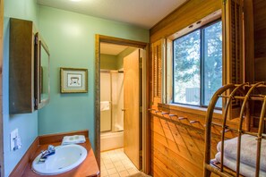 Departamento familiar, 3 habitaciones | Baño