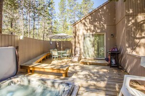 Outdoor spa tub - Indian 2 (Bend)