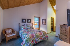 4 bedrooms, free WiFi, bed sheets - Juniper 9 (Bend)