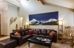 Family Apartment, 4 Bedrooms | Living area - Lark 11 (Bend)