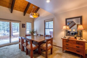 Family Apartment, 3 Bedrooms | In-room dining - Leisure 4 (Bend)