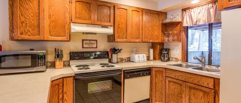 Căn hộ dành cho gia đình, 3 phòng ngủ | Bếp riêng | Tủ lạnh, lò vi sóng, lò nướng, bếp nấu