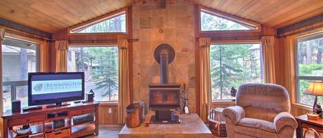 Family Apartment, 3 Bedrooms | Living area | DVD player