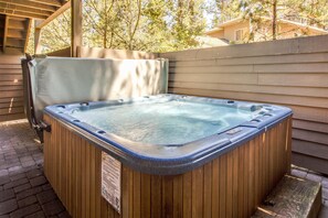 Appartement Familial, 6 chambres | Bain à remous extérieur