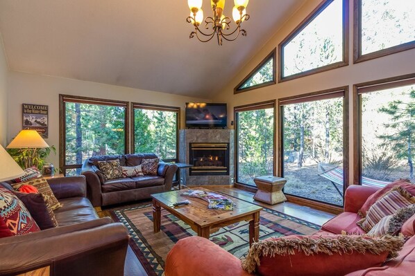 Family Apartment, 5 Bedrooms | Living area | TV, fireplace, DVD player, ping pong