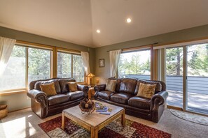 Family Apartment, 3 Bedrooms | Living area | Flat-screen TV, fireplace, DVD player, table tennis