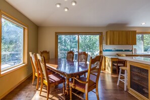 Perhehuoneisto, 3 makuuhuonetta | Ruokailu omassa huoneessa