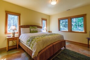 5 bedrooms, free WiFi, bed sheets - Mt Rose 9 (Bend)