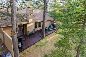 Family Apartment, 3 Bedrooms | BBQ/picnic area - Nine Iron 10 (Bend)
