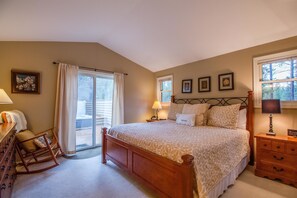 Familienapartment, 3 Schlafzimmer | 3 Schlafzimmer, kostenloses WLAN, Bettwäsche