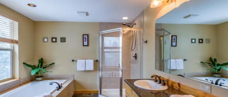 Family Apartment, 4 Bedrooms | Bathroom | Hair dryer