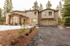 Departamento familiar, 4 habitaciones | Vista frontal de la propiedad