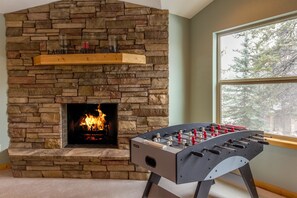 Departamento familiar, 4 habitaciones | Sala de juegos