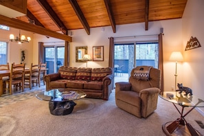 Family Apartment, 2 Bedrooms | Living room