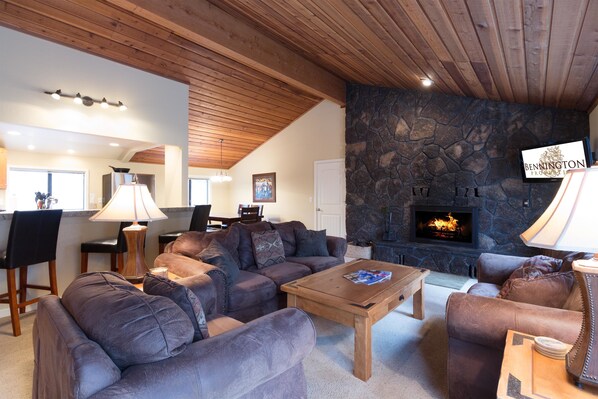 Perhehuoneisto, 3 makuuhuonetta | Oleskelualue | DVD-soitin