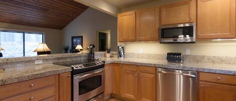 Căn hộ dành cho gia đình, 3 phòng ngủ | Bếp riêng | Tủ lạnh, lò vi sóng, dụng cụ pha cà phê/trà