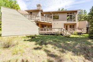 Family Apartment, 3 Bedrooms | Exterior - Playoff 3 (Bend)