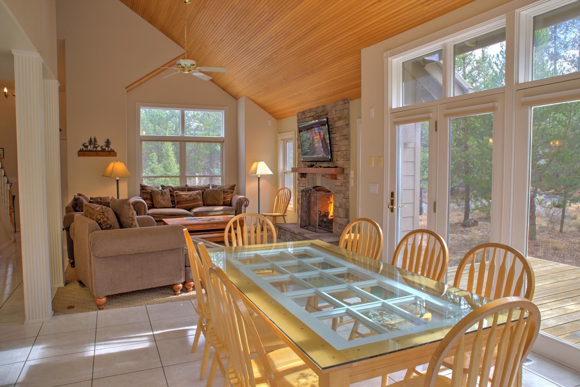 家庭公寓, 4 间卧室 | 客房内用餐