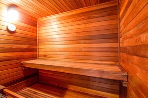 Family Apartment, 5 Bedrooms | Sauna - Puma 9 (Bend)