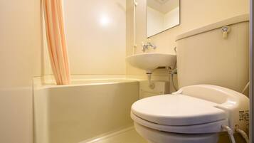 Shower, free toiletries, hair dryer, bidet