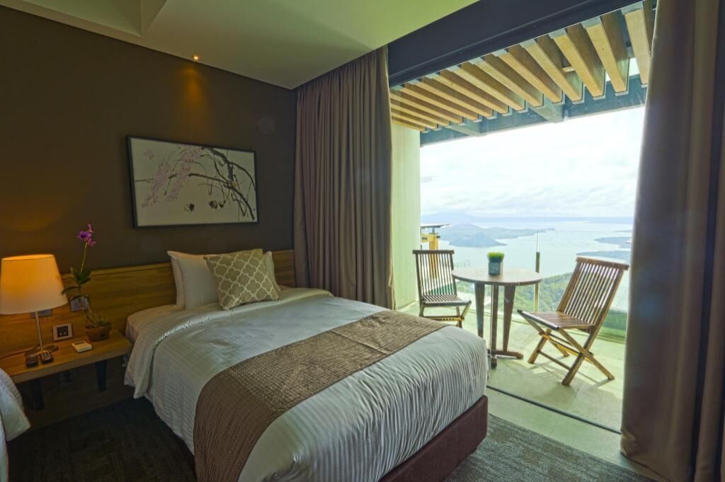 Minibar, in-room safe, desk, blackout drapes