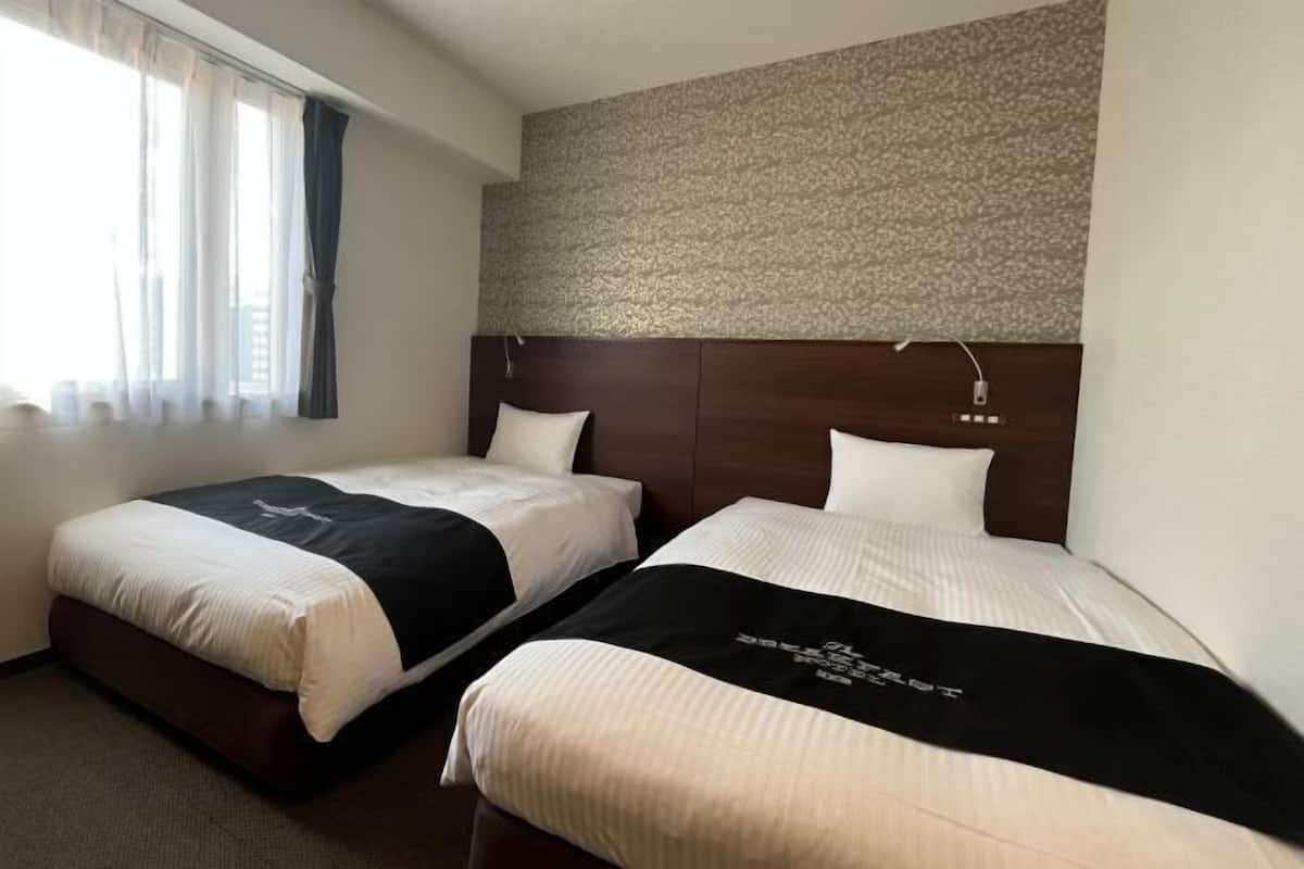Down duvets, desk, blackout curtains, soundproofing