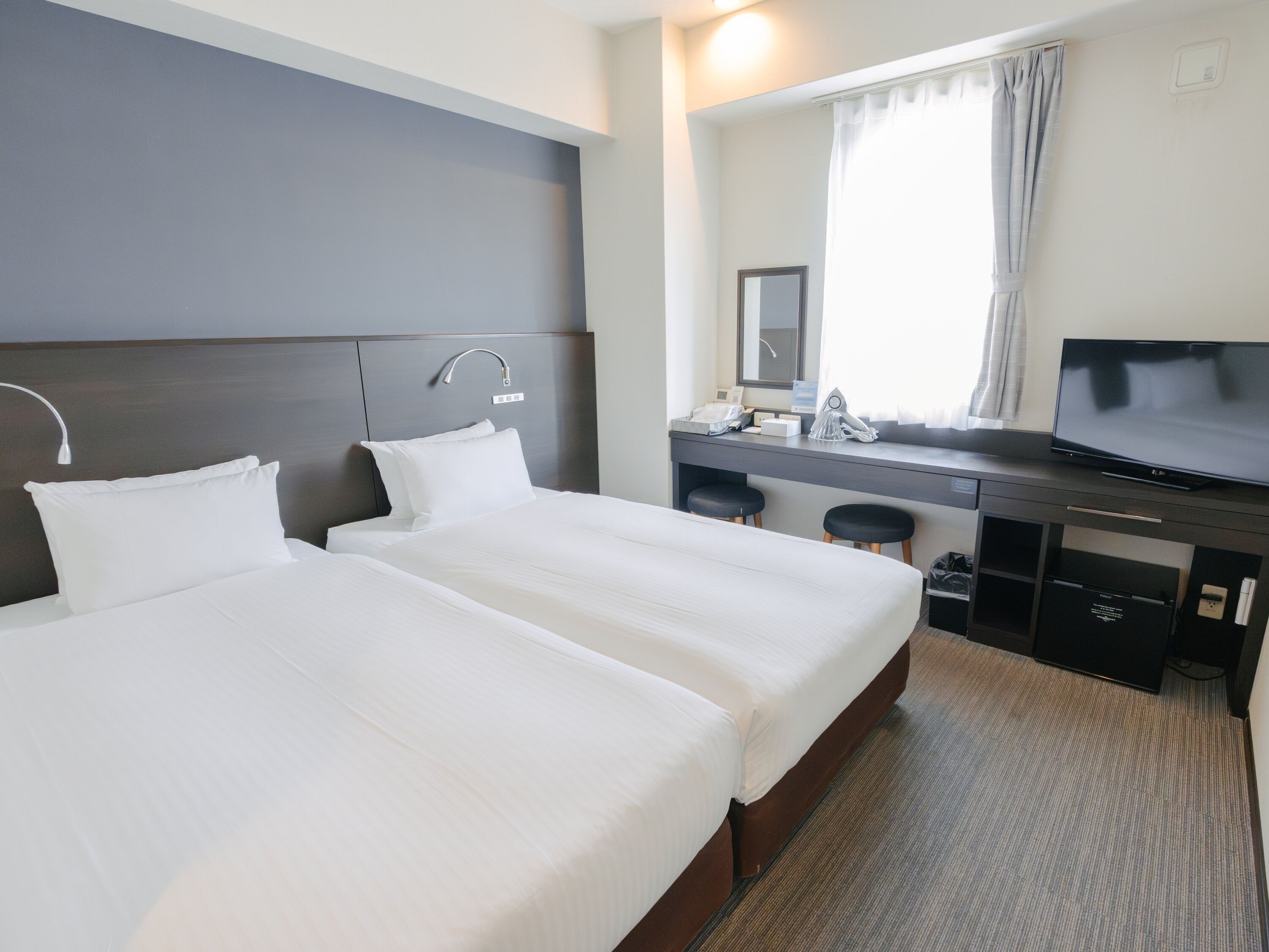 Zweibettzimmer, Nichtraucher (Hollywood Twin) | Daunenbettdecken, Schreibtisch, Verdunkelungsvorhänge