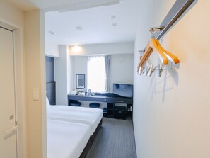 Zweibettzimmer, Nichtraucher (Hollywood Twin) | Daunenbettdecken, Schreibtisch, Verdunkelungsvorhänge