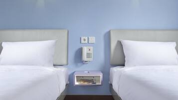 Room (Smart Twin) | In-room safe, desk, free WiFi, bed sheets