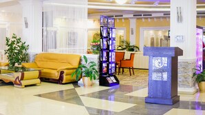 Interior entrance - Golden Dragon ApartHotel (Bishkek)