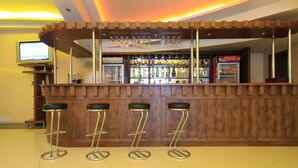 Bar (on property) - Golden Dragon ApartHotel (Bishkek)