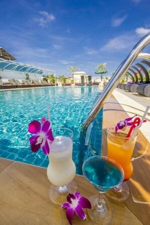 Pool - Azure Phuket Hotel (Patong)