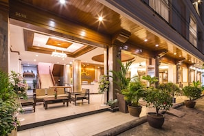 Property entrance - Azure Phuket Hotel (Patong)