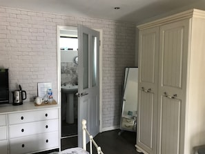 高级双人房 | 特色装修、特色家居、熨斗/熨板、免费 WiFi