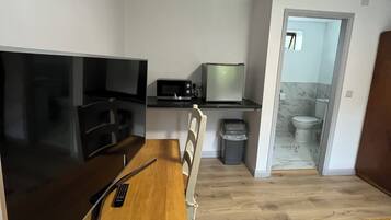 Standard Double Room | Individually decorated, individually furnished, iron/ironing board