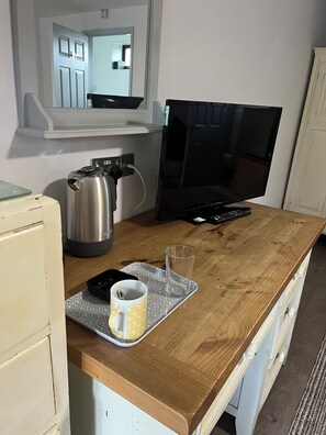Standard Double Room - Pinewood Lodge (Ibstock)